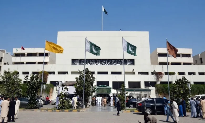 پارلیمنٹ ہاؤس میں اپوزیشن اتحاد کے اجلاس میں گورنر راج اور لانگ مارچ پر مشاورت
