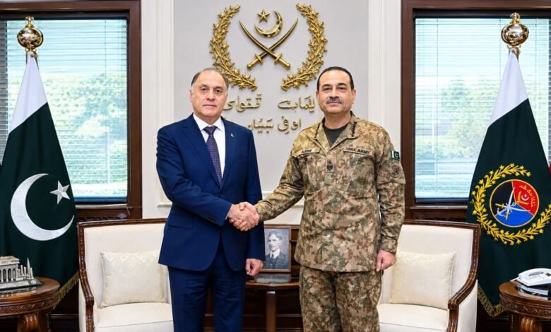 بیلاروس کے وفد کی فیلڈ مارشل عاصم منیر سے جنرل ہیڈ کوارٹرز راولپنڈی میں ملاقات
